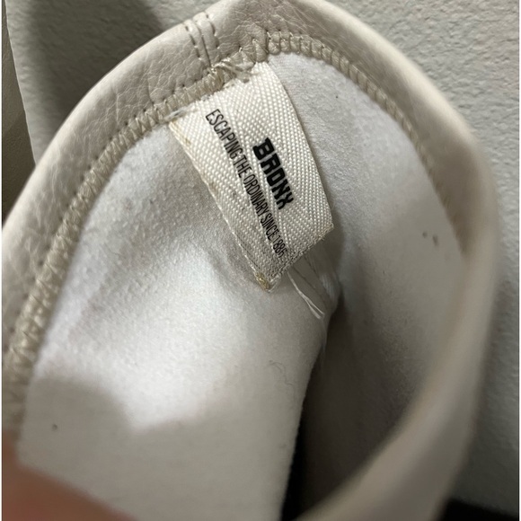 BRONX | Groovy Stretch Winter White Chelsea Boots - Picture 10 of 16